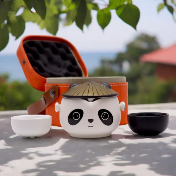 bG9jYWw6Ly9tZWRpYS85Ry9HRS82MFIzMEMxRzZXUzNHRTlHL2IyYWI5ZDBhLmpwZWc.webp The Alternative Gift Store: Cool Panda Tea Set. Quirky Gift