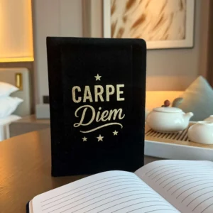 bG9jYWw6Ly9tZWRpYS85SC9BQy82MFIzMEMxSjYwV0tBQzlILzY0Zjg2MmUxLmpwZWc.webp Black Velvet Notebook - 80 pages - Carpe Diem