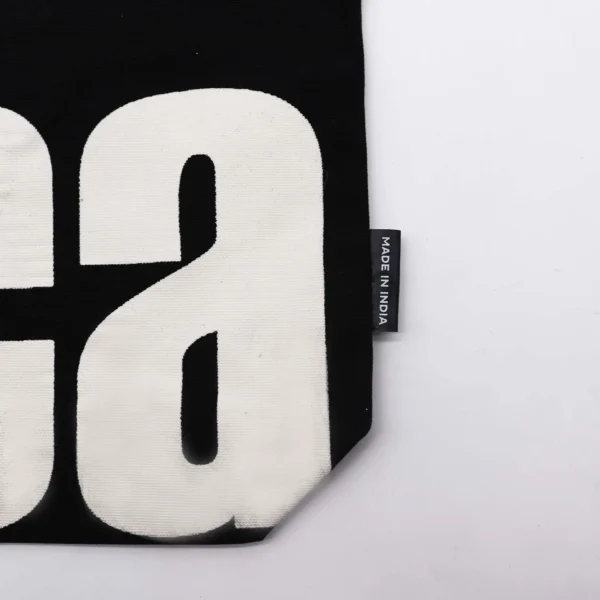bG9jYWw6Ly9tZWRpYS85Si9FRC82MFIzMEMxSDc0VzNFRDlKLzRlMzM4YTcyLmpwZWc.webp Iconic Classic Tote Bag - Mi Vida Loca - Black Natural 10oz