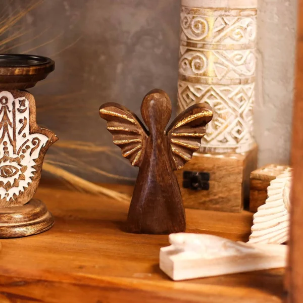 bG9jYWw6Ly9tZWRpYS85Si9HRC82MFIzMEMxSjY0UjNHRDlKL2YyMTc2ZGRhLmpwZw.webp Medium Mango Wood Angel - Gold Decor