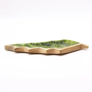 bG9jYWw6Ly9tZWRpYS85Si9KQy82MFIzMEMxSjYwV0tKQzlKL2JjZTJjMDc2LmpwZw.webp Beautiful Wood and glass Christmas tree