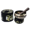 bG9jYWw6Ly9tZWRpYS85Ti82RC82MFIzMEMxRzZNVDM2RDlOLzhiZTQzYzYxLmpwZWc.webp Mini Singing Bowl Gift Set - Black