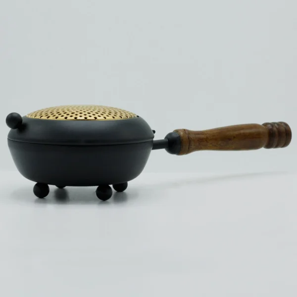 bG9jYWw6Ly9tZWRpYS85Ti82RC82MFIzMEMxRzZXUzM2RDlOL2ZiMGY1ZWQwLmpwZWc.webp Large Iron Censer Incense Burner - Gold detail