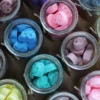 bG9jYWw6Ly9tZWRpYS85UC8wRC82MFIzMEMxRzZHV0swRDlQLzNiYWZkMzVhLmpwZWc-2.webp wax melts jars