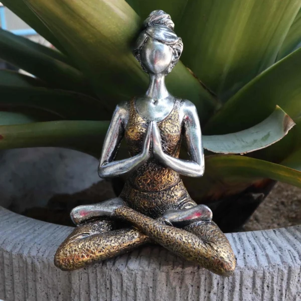 bG9jYWw6Ly9tZWRpYS85Ui82RC82MFIzMEMxRzZNV0s2RDlSLzcxMzY0ZTM1LmpwZWc.webp Buddha Statue Ornament