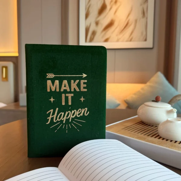 bG9jYWw6Ly9tZWRpYS85Ui9BQy82MFIzMEMxSjYwV0tBQzlSLzJhNzU3MGM2LmpwZWc.webp Dark Green Velvet Notebook - 80 pages - Make It Happen