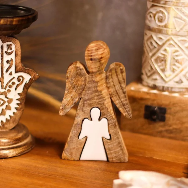 bG9jYWw6Ly9tZWRpYS85Ui9HRC82MFIzMEMxSjY0UjNHRDlSLzY3YjYwNjUzLmpwZw.webp Mango Wood Small Angel in Angel - White Enamel