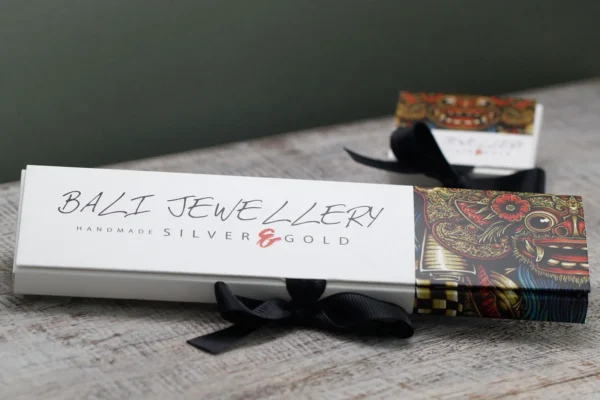bG9jYWw6Ly9tZWRpYS8xSy9KRC82MFIzMEMxRzZNVEtKRDFLL2NlY2ViNWYxLmpwZWc-1.webp Silver and Gold Bracelet - Unisex Twin Chain