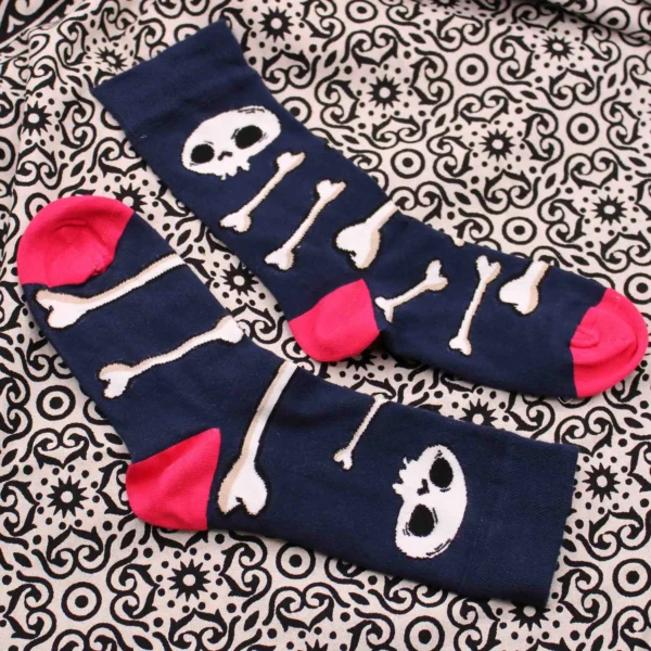 bG9jYWw6Ly9tZWRpYS8xSy9KRS82MFIzMEMxRzZSVjNKRTFLLzlhNDJlMmY3LmpwZWc.webp Hop Hare Bamboo Socks S/M - Skulls and Bones