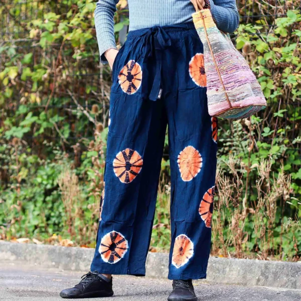 bG9jYWw6Ly9tZWRpYS8xUi84RC82MFIzMEMxSjYwV0s4RDFSL2ZkYTQ5MDg0LmpwZWc.webp Comfortable and stylish leggings from funkystride