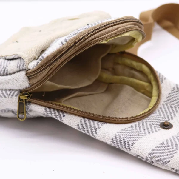 bG9jYWw6Ly9tZWRpYS9IRy9FQy82MFIzMEMxRzZXUktFQ0hHL2MzZGNlN2VkLmpwZWc.webp Body Cross Bag Natural Cotton - Grey and White