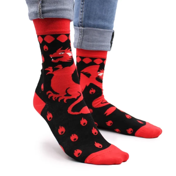 bG9jYWw6Ly9tZWRpYS9IRy9KRC82MFIzMEMxRzZSVjNKREhHLzQ5NmI5NTM0LmpwZWc.webp Hop Hare Bamboo Socks S/M - Red Dragons