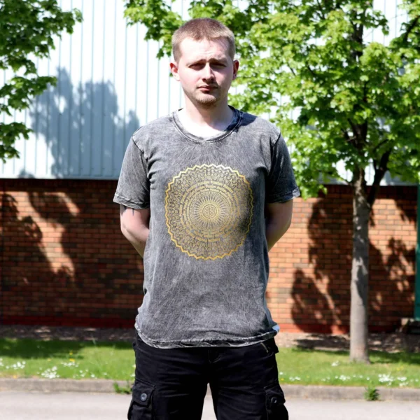 bG9jYWw6Ly9tZWRpYS9ITi9FQy82MFIzMEMxSDc0VEtFQ0hOLzM2MmZiZTRhLmpwZWc.webp Large Stone Washed T-Shirt - Mandala - Dark Grey