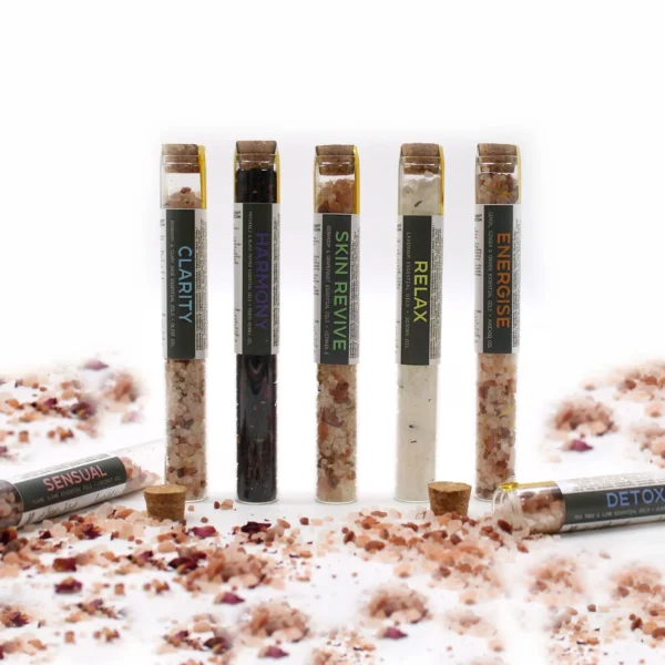 bG9jYWw6Ly9tZWRpYS9IUC8wRC82MFIzMEMxRzZSVzMwREhQL2JiODFjZjZhLmpwZWc.webp Bath Salts in Vials - Gift Pack of 7