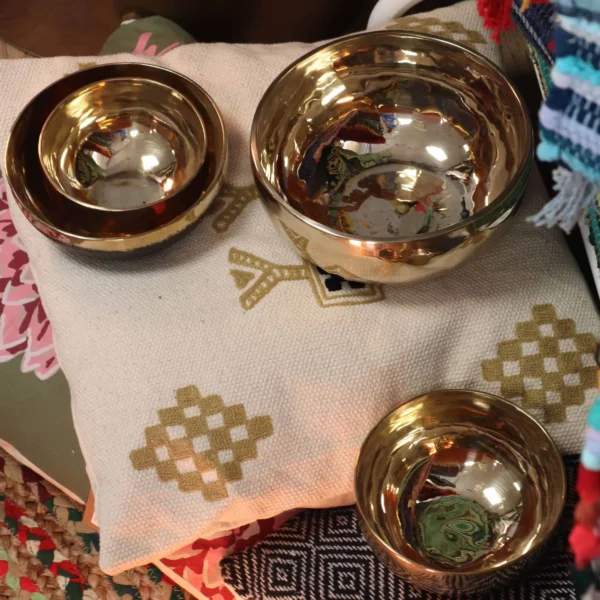 bG9jYWw6Ly9tZWRpYS9IUS9FRC82MFIzMEMxSDc0V0tFREhRL2FhY2Q3M2QwLmpwZWc.webp Tibetan Singing Bowls - Great Gift