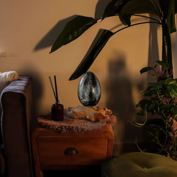 bG9jYWw6Ly9tZWRpYS9TRy80RC82MFIzMEMxSjY0VDM0RFNHLzFiNWVhYmZkLmpwZw.webp DriftGlow Lamp Crackle Lava Egg Shade - Grey