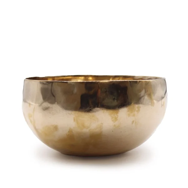 bG9jYWw6Ly9tZWRpYS9TSC9BRC82MFIzMEMxSDc0VzNBRFNILzllYTc4YmM2LmpwZWc.webp Large Shining Bell-Metal Handmade Singing Bowl (approx 850g) - 17cm