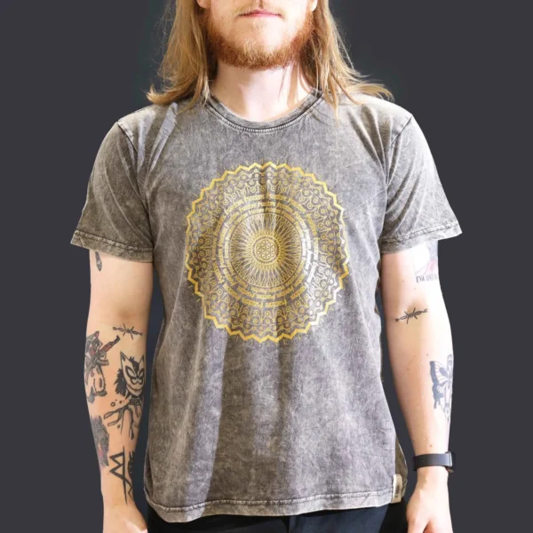 bG9jYWw6Ly9tZWRpYS9TSi9BQy82MFIzMEMxSDc0VjNBQ1NKLzllNTYxYWFhLmpwZWc.webp Large Stone Washed T-Shirt - Mandala - Dark Grey