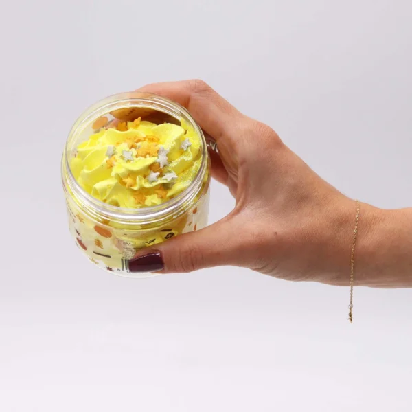 bG9jYWw6Ly9tZWRpYS9TSy80Qy82MFIzMEMxRzZSV0s0Q1NLL2FkN2JiOGMzLmpwZWc.webp Lovely smelling candle