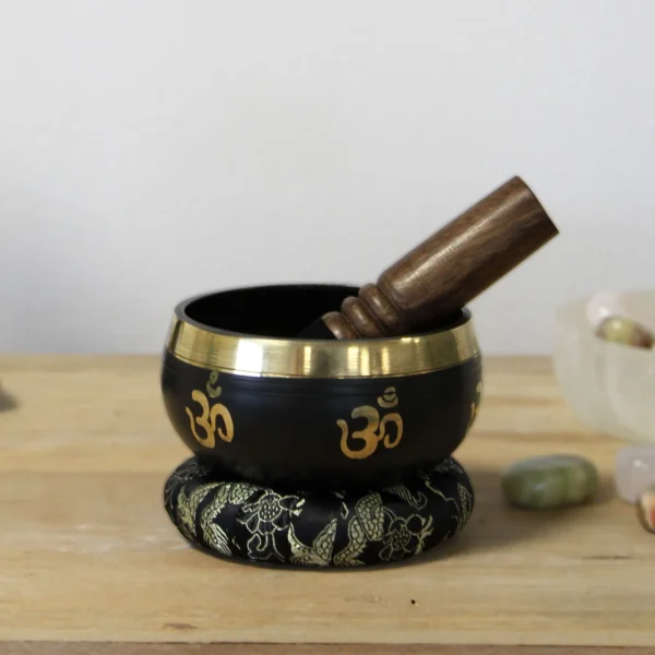 bG9jYWw6Ly9tZWRpYS9TUC9FQy82MFIzMEMxRzZSVktFQ1NQL2Y0NmM2ZjcxLmpwZWc.webp Yoga Om Singing Bowl Set