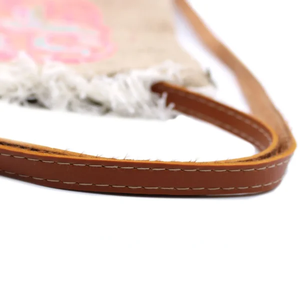 bG9jYWw6Ly9tZWRpYS85Sy9KRS82MFIzMEMxRzZNV0tKRTlLLzI2OWRmMjcwLmpwZWc.webp Fab Fringe Bag - Elephant Embroidery