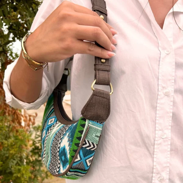 bG9jYWw6Ly9tZWRpYS8xRy9FRC82MFIzMEMxRzZXVDNFRDFHLzhjZWQ3YmJhLmpwZWc.webp Jacquard Hobo Bag - Bold Greens (brown strap)