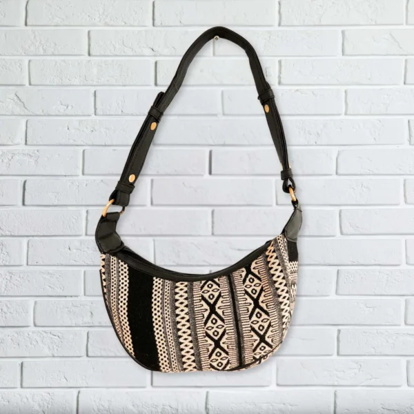 bG9jYWw6Ly9tZWRpYS8xUS9FRC82MFIzMEMxRzZXVDNFRDFRL2FlNmRkMWY5LmpwZWc.webp Jacquard Hobo Bag - Grey Metro (black strap)