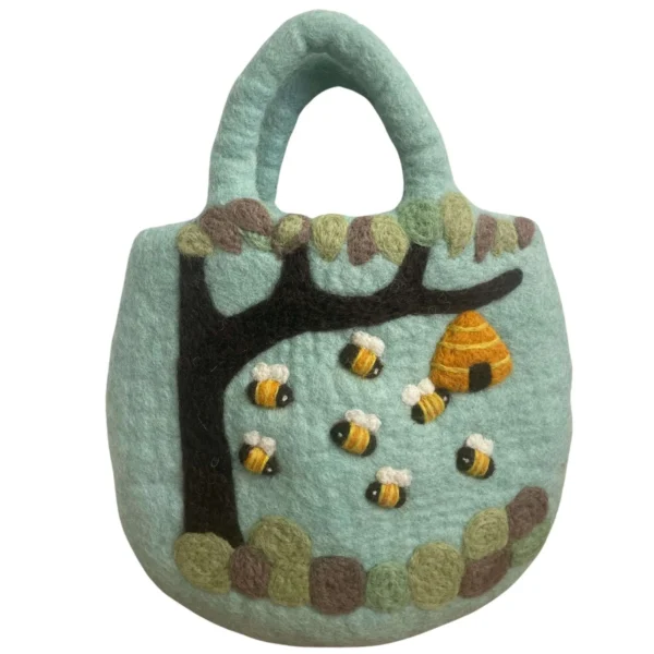 bG9jYWw6Ly9tZWRpYS9IUy8yRC82MFIzMEMxSDc0VEsyREhTLzc1N2M3MTA2LmpwZWc.webp Tree and Beehive Felted Bag