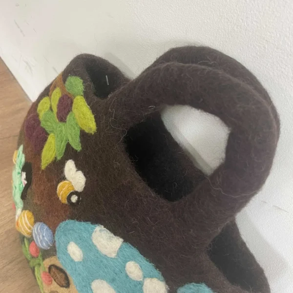 bG9jYWw6Ly9tZWRpYS9TSy8yRC82MFIzMEMxSDc0VEsyRFNLLzY5MzM1MzM0LmpwZWc.webp Fairy Garden Felted Bag
