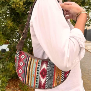 bG9jYWw6Ly9tZWRpYS9TSy9FQy82MFIzMEMxRzZXVDNFQ1NLLzBlZjRjOWVmLmpwZWc.webp Jacquard Hobo Bag - Rich Browns (brown strap)