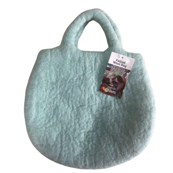 bG9jYWw6Ly9tZWRpYS9TUy9KQy82MFIzMEMxSDc0UzNKQ1NTL2FmNjRlZGNhLmpwZWc.webp Tree and Beehive Felted Bag