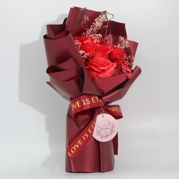 bG9jYWw6Ly9tZWRpYS8xUS8wRS82MFIzMEMxSjY0U0swRTFRLzczMGFiYzU0LmpwZw.webp Large Red Roses Bouquet - Love is Eternal - Gift Card