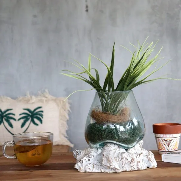 bG9jYWw6Ly9tZWRpYS8xUC80RS82MFIzMEMxRzZSVDM0RTFQL2NiZmFiMzM1LmpwZWc.webp Molten Glass on Whitewash Wood - Small Bowl