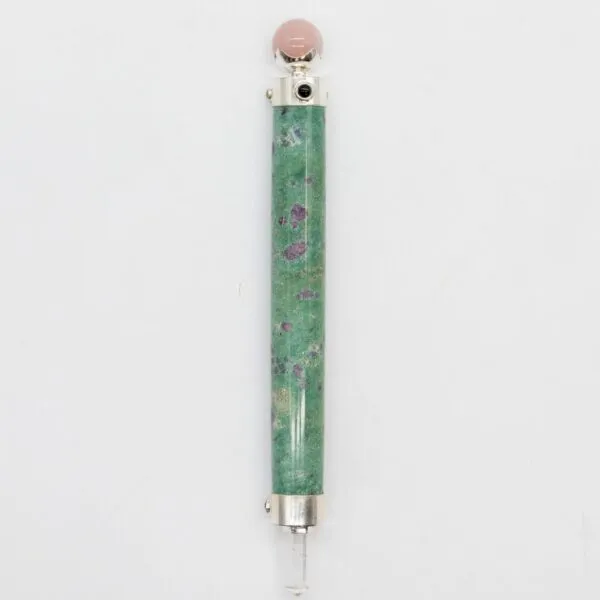 bG9jYWw6Ly9tZWRpYS85SC9FRC82MFIzMEMxSjZDVEtFRDlIL2FjOTEwNWJhLmpwZw.webp Verdant Heart Wand - Ruby Fuchsite Rose Quartz Crystal Ball top - 23cm