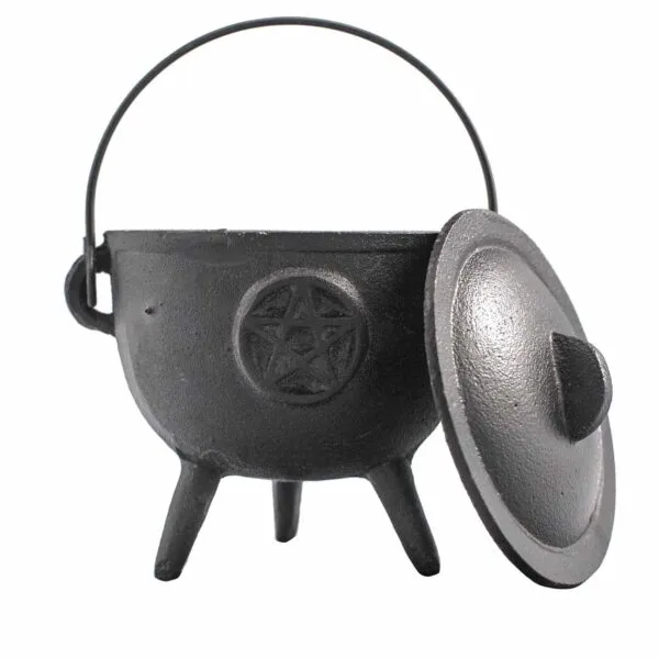 bG9jYWw6Ly9tZWRpYS85UC9FRC82MFIzMEMxRzZSV0tFRDlQLzU5MGVlMjRjLmpwZWc.webp Cast Iron Cauldron with Pentagon 11x13cm
