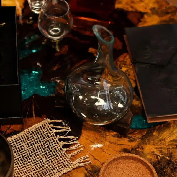 bG9jYWw6Ly9tZWRpYS8xRy9DQy82MFIzMEMxSjY0UktDQzFHLzAzOTQ1NTJhLmpwZw.webp Molten Glass Mini Decanter on Wood 20cm
