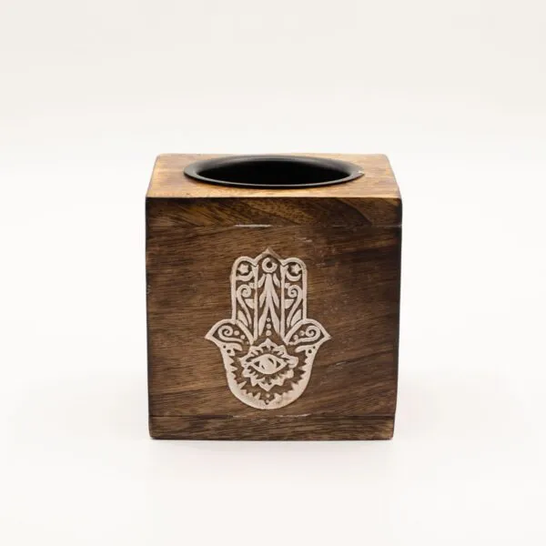bG9jYWw6Ly9tZWRpYS8xRy9HRC82MFIzMEMxSjY0VjNHRDFHLzRmYTg1MDIxLmpwZw.webp Square Mango Wood Oil Burner - Hamsa
