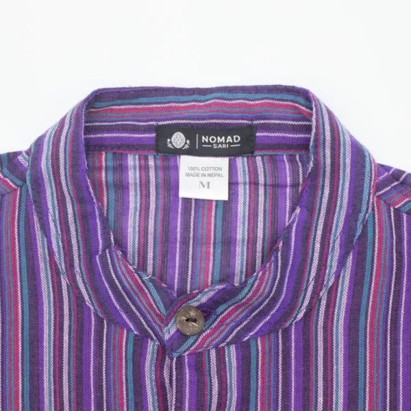 bG9jYWw6Ly9tZWRpYS8xSi9FRS82MFIzMEMxSjY4VzNFRTFKLzBmOWYxMDRmLmpwZw.webp Nomad Sari Grandad Shirt - Black Purple - Medium
