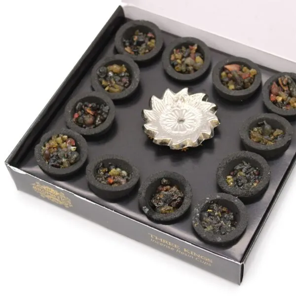 bG9jYWw6Ly9tZWRpYS8xTi9DRC82MFIzMEMxRzZHVzNDRDFOLzQ0ZDRmYjU4LmpwZWc.webp Box of 12 Resin Cups - Three Kings