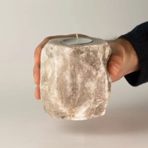 bG9jYWw6Ly9tZWRpYS9ISC8yRC82MFIzMEMxSjZNVjMyREhIL2I3NjhhMDkzLmpwZw.webp Grey Salt Candle Holder 600-800g