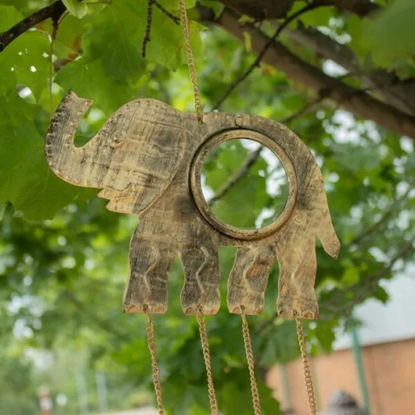 bG9jYWw6Ly9tZWRpYS9TSC9KQy82MFIzMEMxSjZHVDNKQ1NIL2FmMDFiM2ZiLmpwZw.webp Indian Chimes - Elephant Lrg Mirror 4 Bells