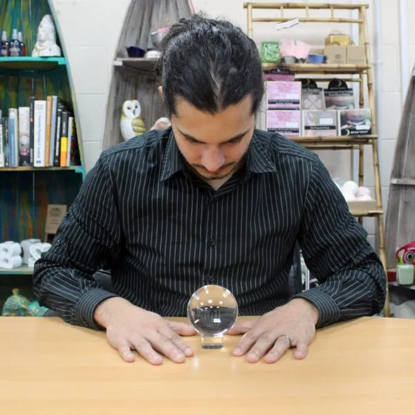 bG9jYWw6Ly9tZWRpYS85Ui8wQy82MFIzMEMxRzZHVkswQzlSL2U0YmZmNmVhLmpwZWc.webp Crystal Ball on Stand 80mm