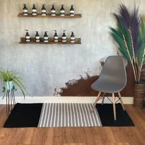 bG9jYWw6Ly9tZWRpYS85Ti80Qy82MFIzMEMxRzZSVks0QzlOL2U2ZjgxMTJjLmpwZWc.webp Indian Cotton Rug - 70x170cm - Black / Grey