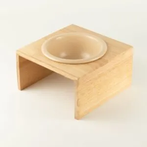 bG9jYWw6Ly9tZWRpYS85UC82Qy82MFIzMEMxSjZSVjM2QzlQLzI5ZDU2N2FkLmpwZw.webp PAW Food Bowls - Large Single Ceramic in Wooden Stand - 14cm