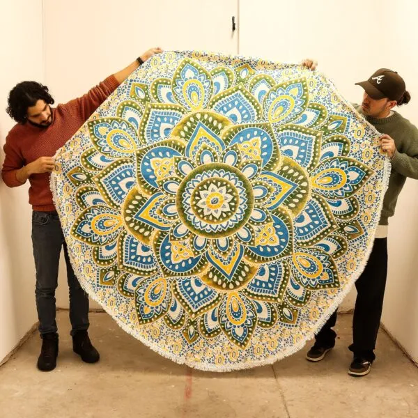 bG9jYWw6Ly9tZWRpYS85Uy8yRS82MFIzMEMxSjY0VDMyRTlTLzcyYzI0YzNiLmpwZw.webp Large Mandala Roundy Art (180cm) - Yellow and Blue