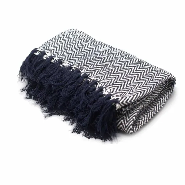 bG9jYWw6Ly9tZWRpYS85Uy9FRS82MFIzMEMxRzZSV0tFRTlTL2EzYjZjMTE5LmpwZWc.webp Boho Comfort Throws - Navy Zigzag