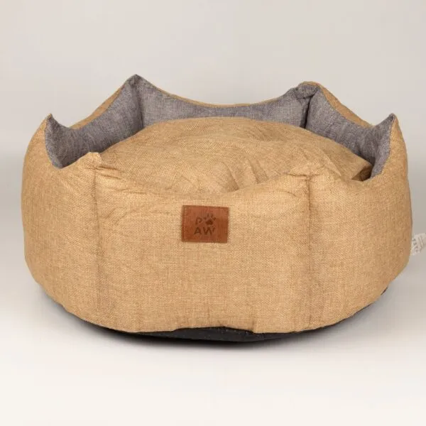 bG9jYWw6Ly9tZWRpYS8xRy9HRC82MFIzMEMxSjZSVktHRDFHLzYxN2Q1MzRkLmpwZw.webp Paw Bed – Medium Royal Crown – Sand & Grey – 50 × 50 × 26cm