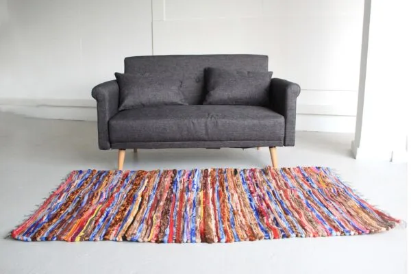 bG9jYWw6Ly9tZWRpYS8xUS8wQy82MFIzMEMxRzZHVjMwQzFRL2U5YTE2OTFmLmpwZWc.webp Large Velvet Rug - 105x185cm