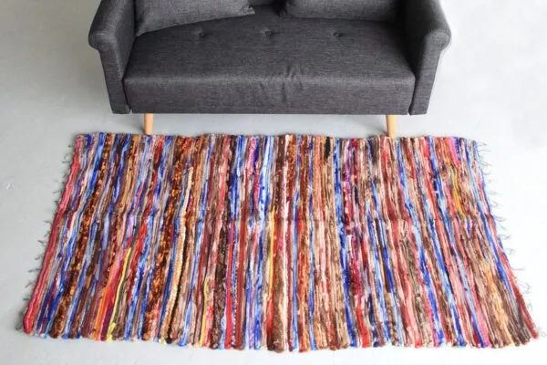bG9jYWw6Ly9tZWRpYS8xUi8wQy82MFIzMEMxRzZHVjMwQzFSLzc4NjE3ZDQ3LmpwZWc.webp Large Velvet Rug - 105x185cm