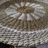 bG9jYWw6Ly9tZWRpYS8xUi8wRS82MFIzMEMxRzZSVDMwRTFSLzdhZTI4MjU5LmpwZWc.webp Round Seagrass White and Tan - Inner Sun - 1m